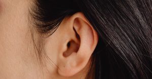 כמה עולה מכשיר שמיעה בישראל? מחירון וסבסוד קופות חולים 2026